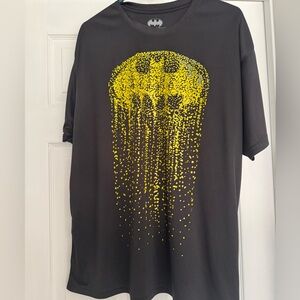 DC Comics Black Tee with Yellow Drip Graphic 🦇